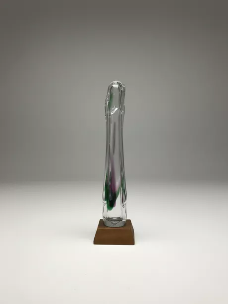 Vaas Max Verboeket Uitzonderlijk grote glazen vaas met paars en groen glas van Max Verboeket, Leerdam glasfabriek