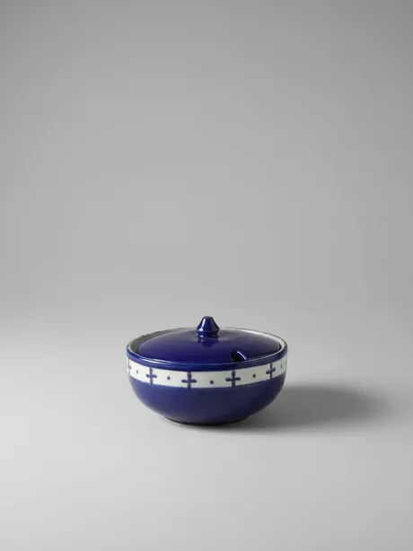 Blauwe Suikerpot Handgemaakte suikerpot tussen 1930 en 1940. Handgemaakt door Hendrik Akkerman (omgekomen in WO II)